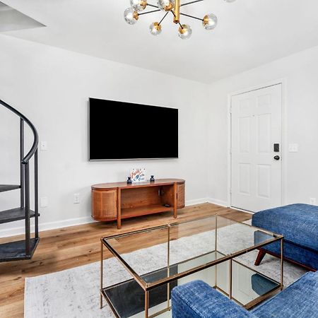 Appartamento Remodeled And New - Walk To Downtown Auburn Esterno foto
