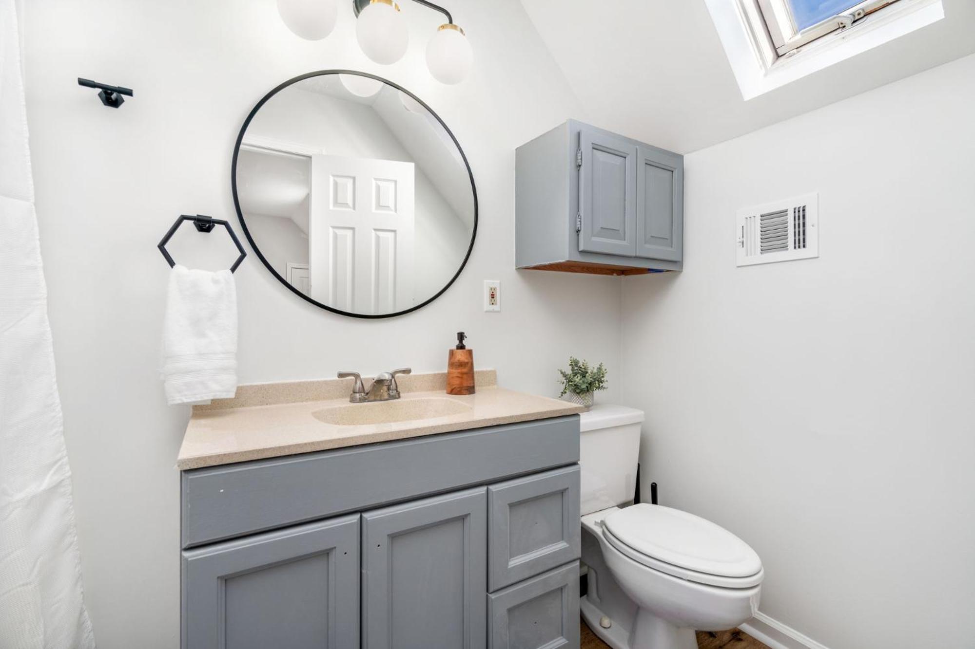 Appartamento Remodeled And New - Walk To Downtown Auburn Esterno foto