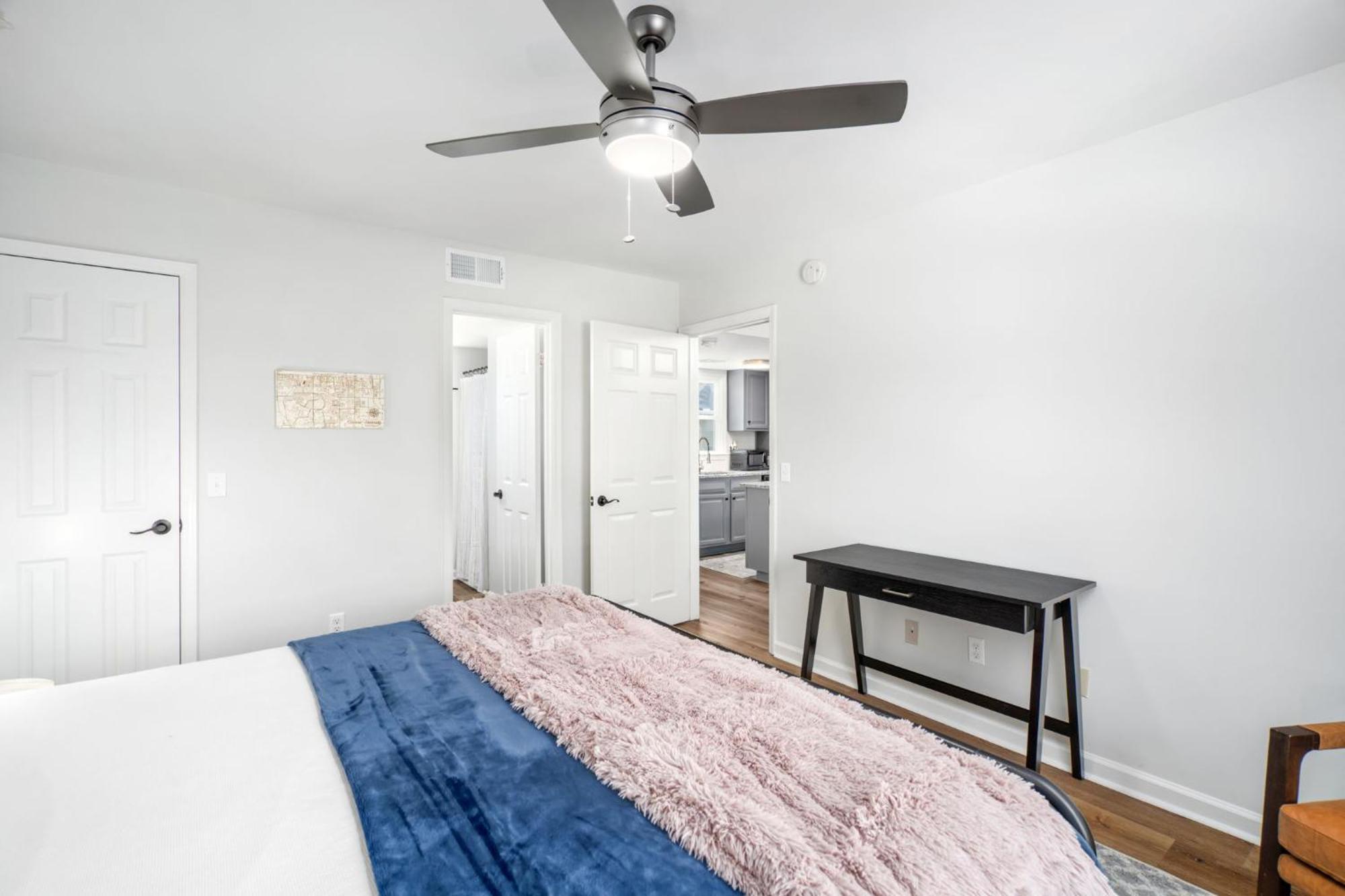 Appartamento Remodeled And New - Walk To Downtown Auburn Esterno foto