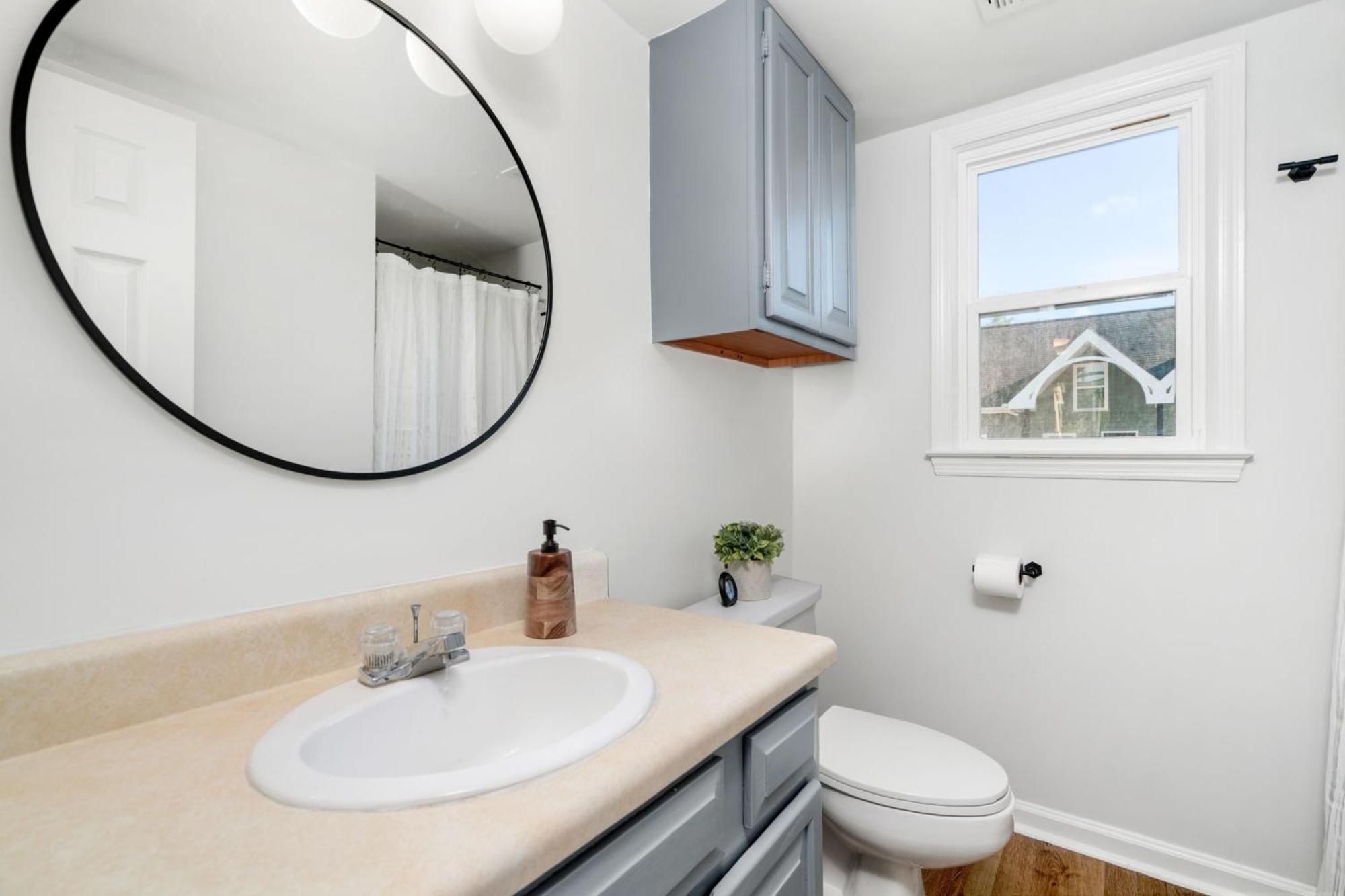 Appartamento Remodeled And New - Walk To Downtown Auburn Esterno foto