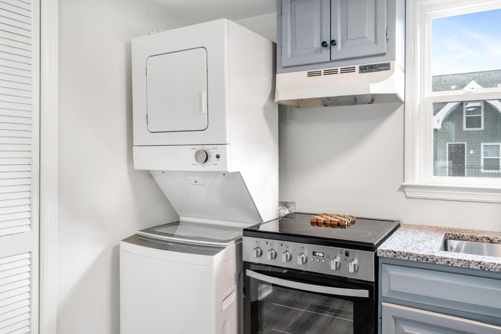 Appartamento Remodeled And New - Walk To Downtown Auburn Esterno foto