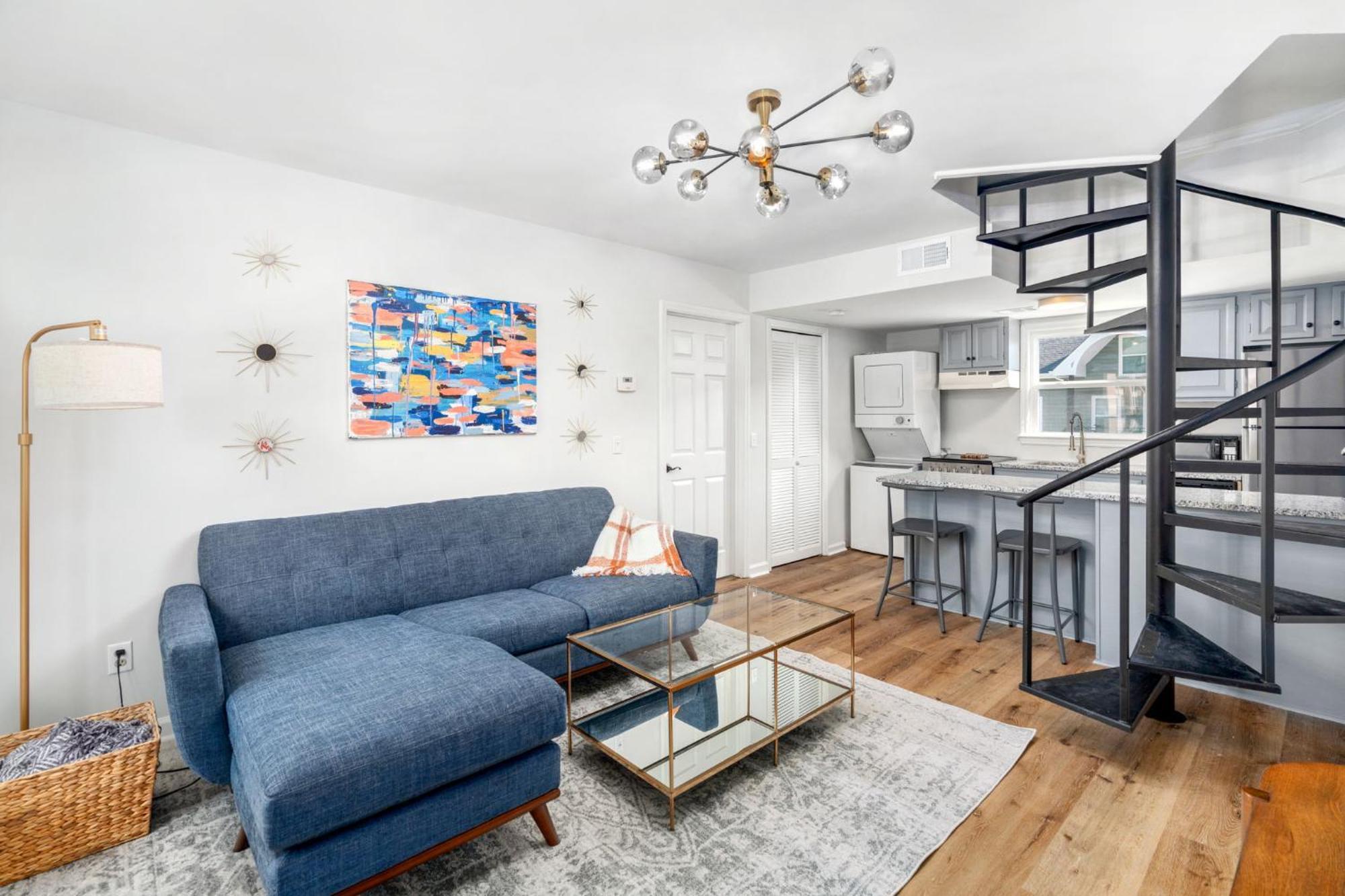 Appartamento Remodeled And New - Walk To Downtown Auburn Esterno foto