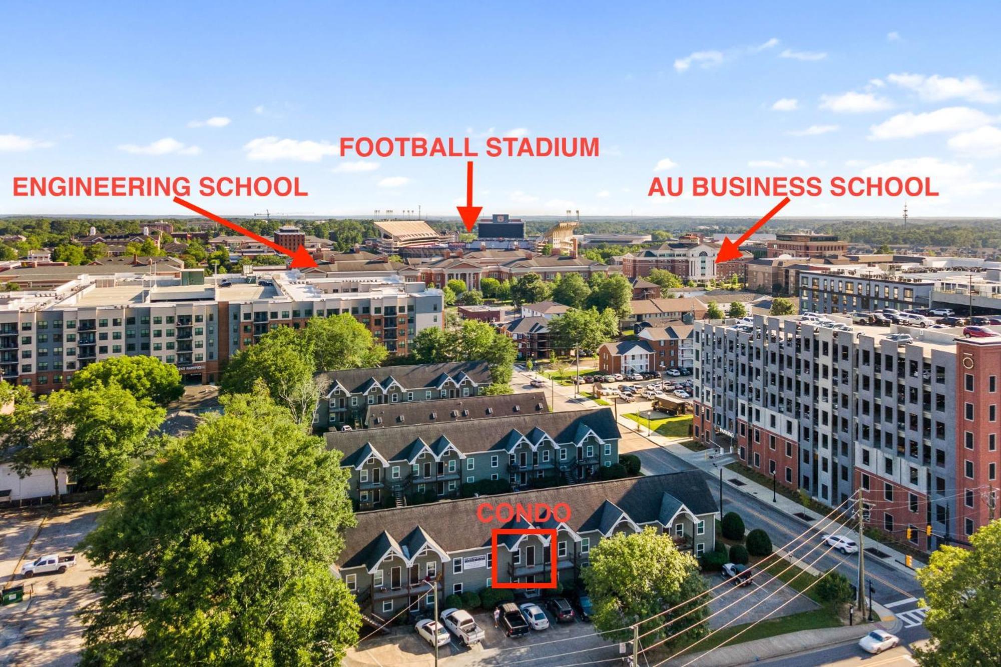 Appartamento Remodeled And New - Walk To Downtown Auburn Esterno foto
